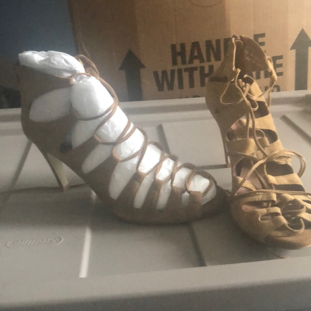 Nwot Jeffrey Campbell x Free People sandals 10